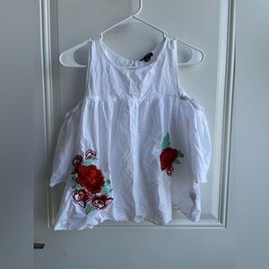 Rhapsody embroidered Red Rose Peek shoulder blouse size Lg